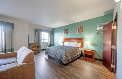 Broken Bow Hotel | HiWay Inn Express of Broken Bow