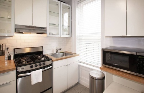 Hoboken Apartment | Hoboken! 15 Min Train to Manhattan, Full Kitchen