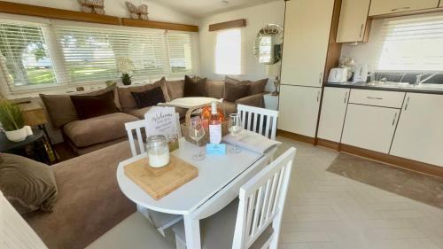 Paignton Resort | Hoburne Devon Bay Holiday Home Fresh Bright Rental - Home from home