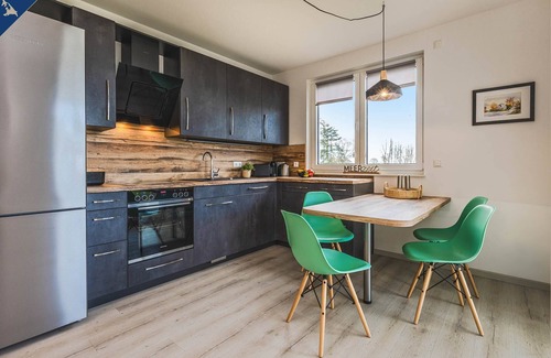 Zirchow Apartment | Hochwertiges Appartement in Ruhiger Lage, mit Terrasse, Kostenfreier Sauna und S