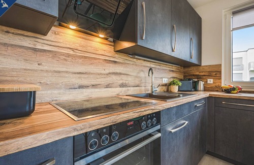 Zirchow Apartment | Hochwertiges Appartement in Ruhiger Lage, mit Terrasse, Kostenfreier Sauna und S