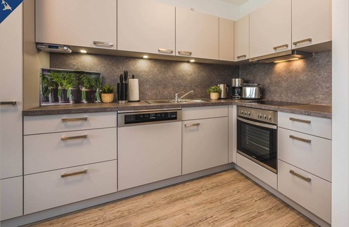 Zirchow Apartment | Hochwertiges Ferienapartment in Ruhiger Lage, mit Kostenfreiem Wlan, Stellplatz