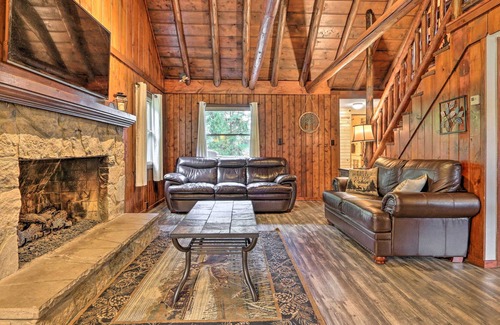 Logan Cottage | Hocking Hills Cabin w/Deck, Hot Tub & Pond!