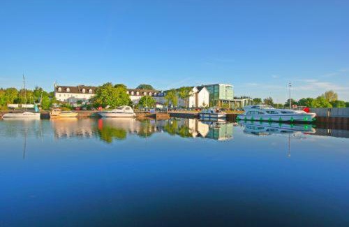 Athlone Hotel | Hodson Bay Hotel