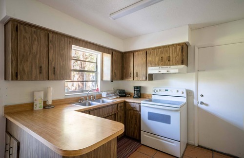 Homosassa House | Hog Head Hotel Bring your Hogs and your Dogs! Pets stay free bring your humans!