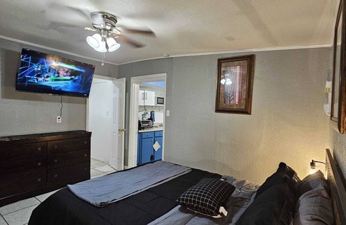 Bearss Plaza Apartment | Hogar Dulce Hogar (Home sweet home) !
