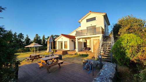 Jungmun House | Hoho Sanjang