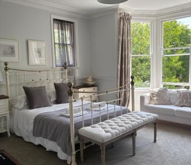 Chysauster Bed & Breakfast | Holbein House