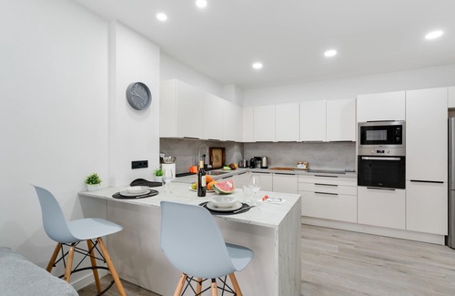 Las Palmas de Gran Canaria Apartment | Holiday Apartment 'Escape and Elevate Las Palmas' with Wi-Fi and Air Conditioning