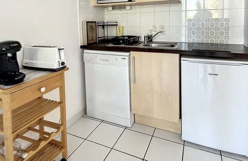 Saint-Saturnin-les-Avignon Villa | Holiday home in holiday residence with swimming pool