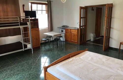 Balatonmariafurdo Apartment | Holiday apartment near the beach and city center