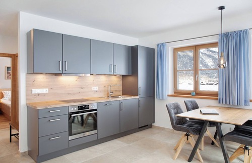 Hammersbach Apartment | Holiday Apartment "Alpenveilchen" with Mountain View, Private Terrace & Wi-Fi
