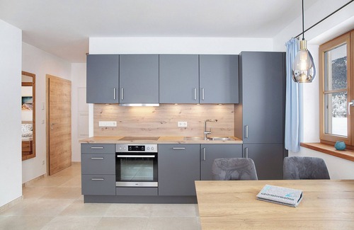 Hammersbach Apartment | Holiday Apartment "Alpenveilchen" with Mountain View, Private Terrace & Wi-Fi