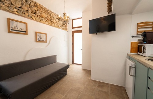 Competa Apartment | Holiday Apartment "Andalucía" with Patio, A/C & Wi-Fi