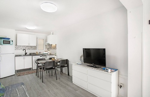 Arguineguin Apartment | Holiday Apartment 'Bungalow Josephin' with Shared Pool, Private Terrace and Wi-Fi