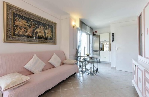 Prado - Republique Apartment | Holiday apartment Cannes for 1 - 3 persons with 2 bedrooms - Holiday apartment in one or multi-famil