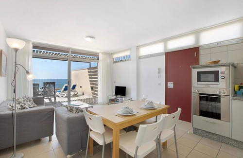 El Medano Apartment | Holiday Apartment 'Casa Médano 19 By Médano Rentals' with Sea View, Terrace and Wi-Fi