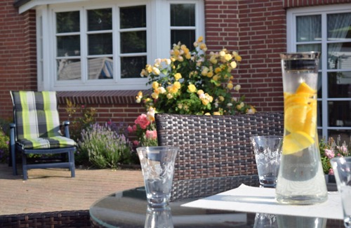Dagebuell Apartment | Holiday apartments with garden and terrace in an idyllic harbor town