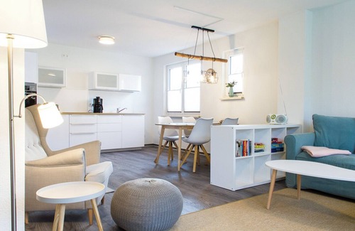 Gelbensande Apartment | Holiday Apartment 'Lieblingsinsel' with Private Terrace, Private Garden and Wi-Fi