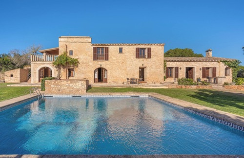Ses Salines Apartment | Holiday Apartment "Es turo de Cabrera" with Garden, Pool & A/C
