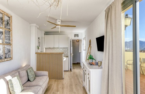 Empuriabrava Apartment | Holiday Apartment "Empuriavida" with Sea View, Private Terrace & Wi-Fi