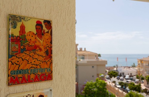 Carihuela Apartment | Holiday Apartment Carihuela beach close to the Beach with Shared Pool & Wi-Fi