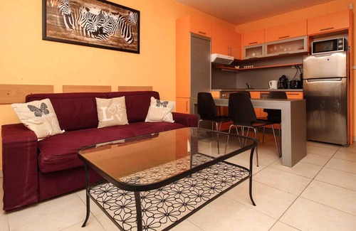 Balatonoszod Apartment | Holiday apartment directly on the water with lake panorama and modern decor