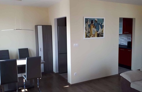 Balatonalmadi Apartment | Holiday apartment overlooking the lake and pool