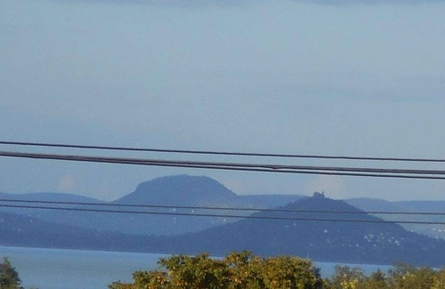 Balatonbereny Apartment | Holiday apartment with terrace and gazebo