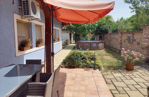 Balatonbereny Apartment | Holiday apartment with pool and air conditioning