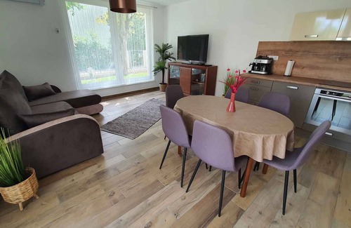 Balatonlelle Apartment | Holiday apartment Stylishly furnished with air conditioning