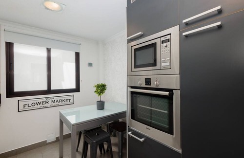 Poligono Alameda Apartment | Holiday apartment in Málaga city center