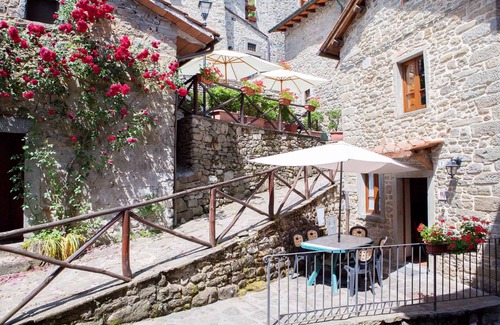 Raggiolo Apartment | Holiday apartment in the medieval old town
