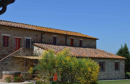 Bollano Apartment | Holiday apartment in the garden of an agri
