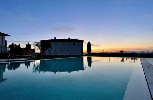 Valiano Apartment | Holiday Apartment "Peonie" with Shared Pool, Shared Garden & Wi-Fi