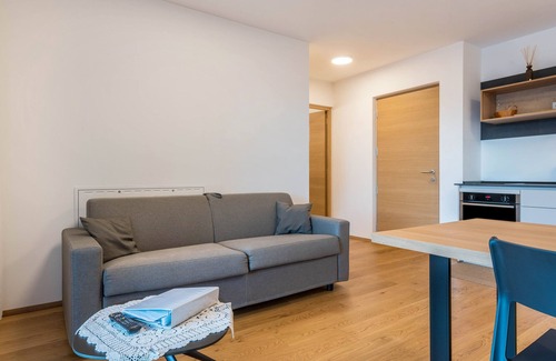Tramin Apartment | Holiday Apartment "Karin - Merlot" with Shared Terrace and Wi-Fi