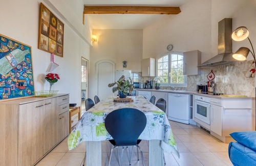 Le Grau-dʼAgde Apartment | Holiday Apartment "La Madrague St Vincent A" with Shared Pool, Shared Terrace & Wi-Fi