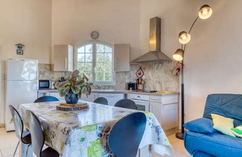 Le Grau-dʼAgde Apartment | Holiday Apartment "La Madrague St Vincent A" with Shared Pool, Shared Terrace & Wi-Fi