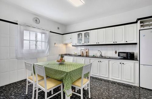 Los Gavilanes Apartment | Holiday Apartment "Los Morales" with Sea View, Shared Terrace & Wi-Fi