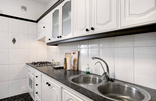 Los Gavilanes Apartment | Holiday Apartment "Los Morales" with Sea View, Shared Terrace & Wi-Fi