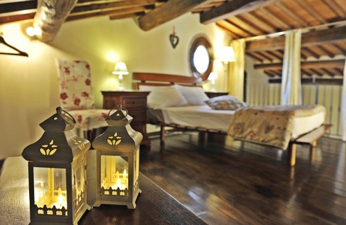 Arezzo Villa | Holiday Apartment Michelangelo - ex restored barn in the historic center