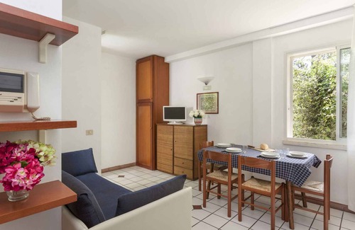 Alba Apartment | Holiday apartment on two floors with balcony and pool