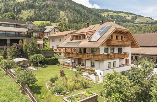 Mantana Apartment | Holiday Apartment "Promberger - Alpin" with Balcony, Mountain View and Sauna