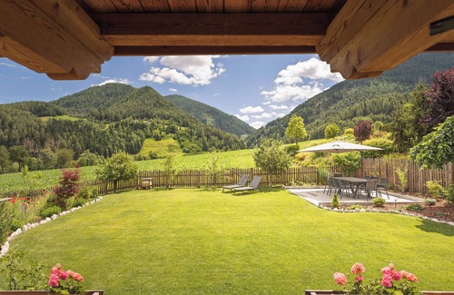 Mantana Apartment | Holiday Apartment "Promberger - Alpin" with Balcony, Mountain View and Sauna