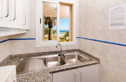 Alcudia Apartment | Holiday Apartment "Sun Of The Bay-Bloq 3 Apartamento 1" with Sea View, Private Terrace & Wi-Fi