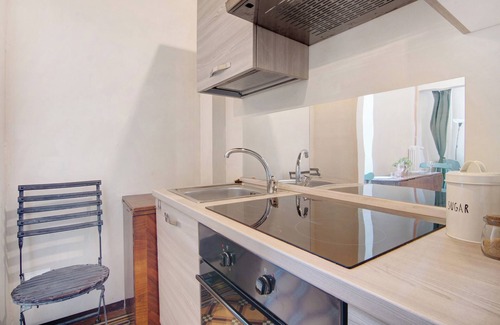 Maslianico Apartment | Holiday Apartment "Viola - Residenza Cernobbio" with Mountain View, Balcony & Wi-Fi