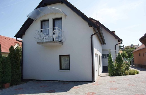 Keszthely Apartment | Holiday apartment with gazebo