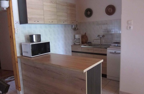 Keszthely Apartment | Holiday apartment with barbecue, garden pavilion and children's swing