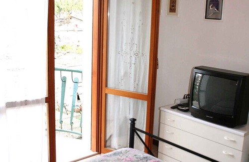 Fogliano Marina Apartment | Holiday apartment with balcony and internet
