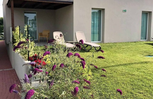Cisano Apartment | Holiday apartment with outdoor pool and balcony